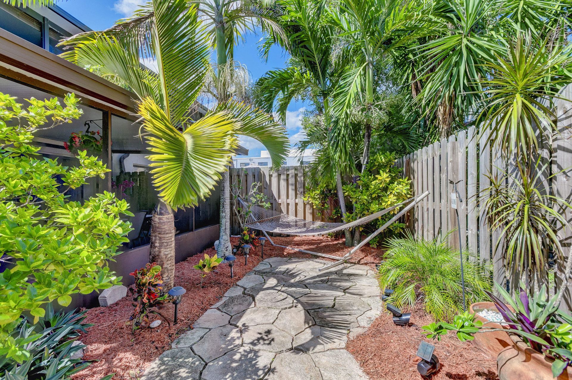 3530 E Gardens East Drive E, Unit B, Palm Beach Gardens, FL 33410 Photo