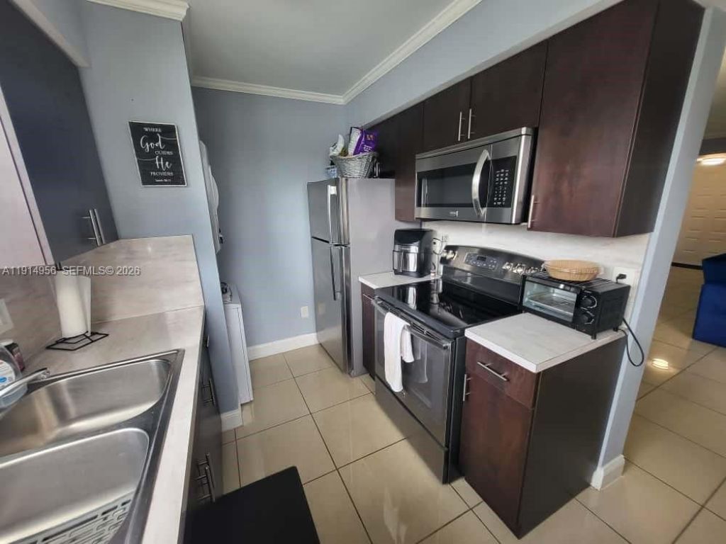 960 N Franklin Ave, Unit 960J, Homestead, FL 33034 Photo