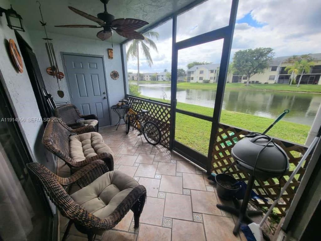 960 N Franklin Ave, Unit 960J, Homestead, FL 33034 Photo