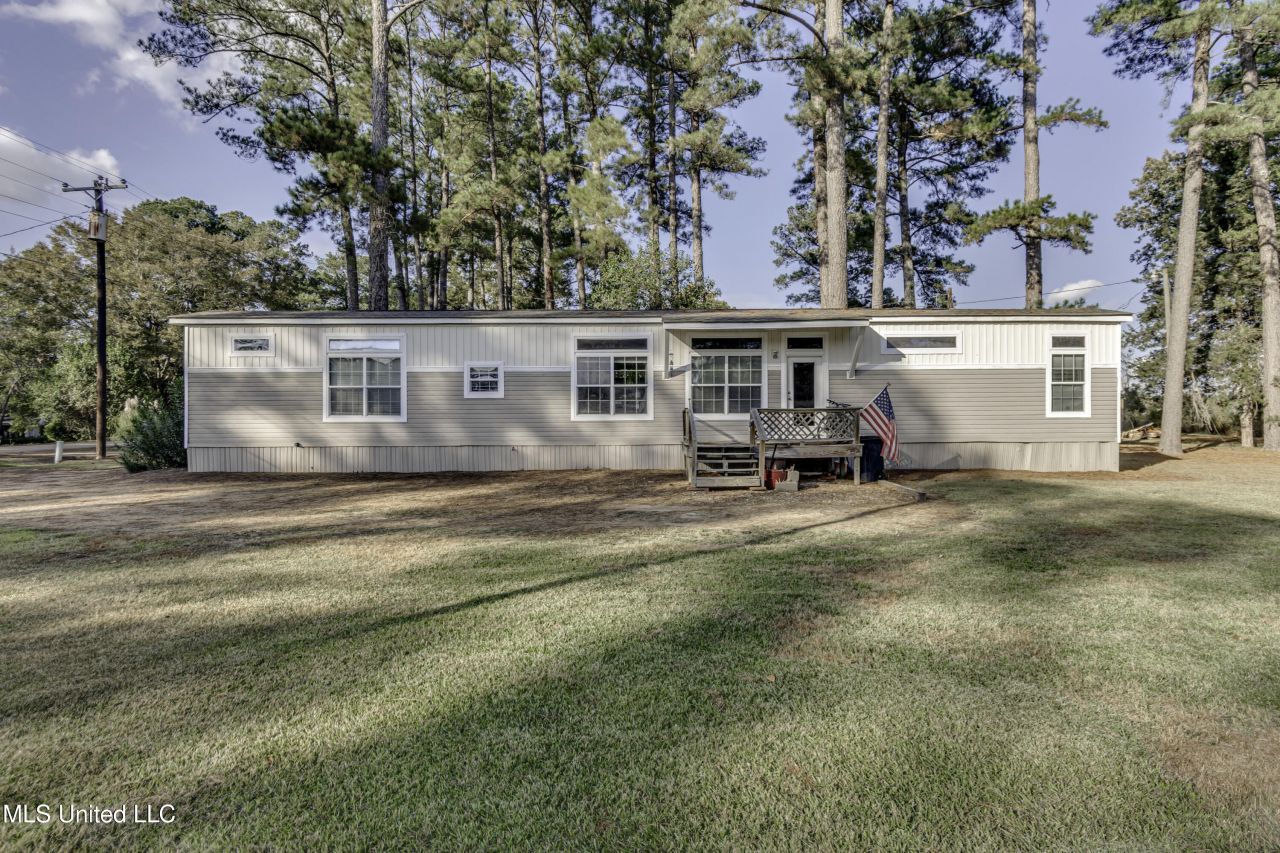 326 Lake Harbor Road, Brandon, MS 39047 Main Photo