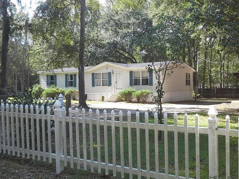 137 Knott Drive Photo 1