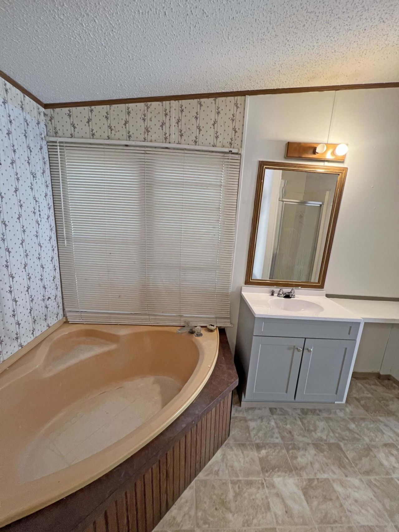 137 Knott Drive Photo 12