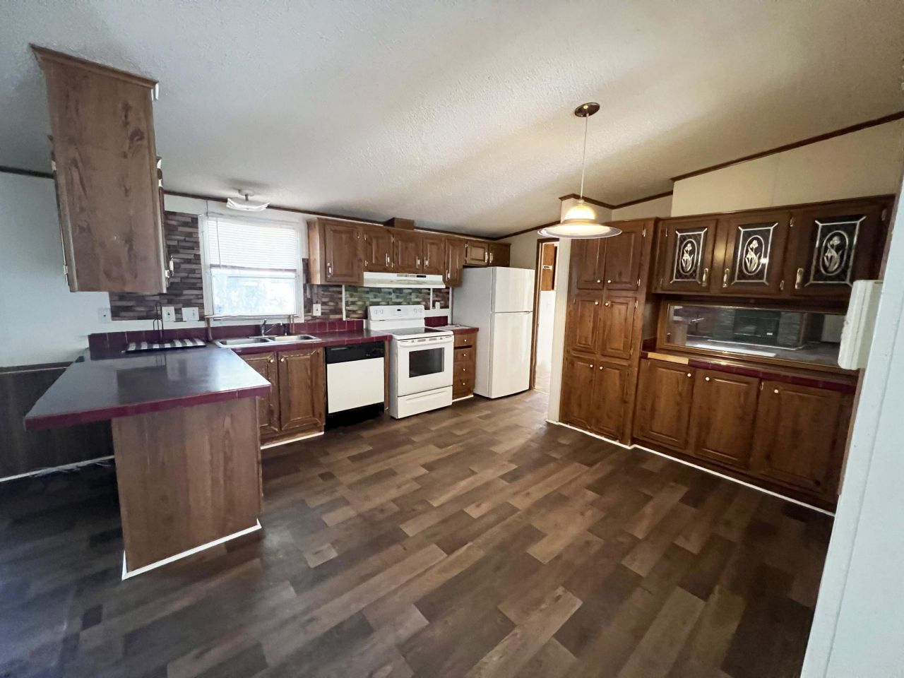 137 Knott Drive Photo 4