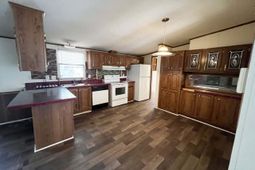 137 Knott Drive photo 4