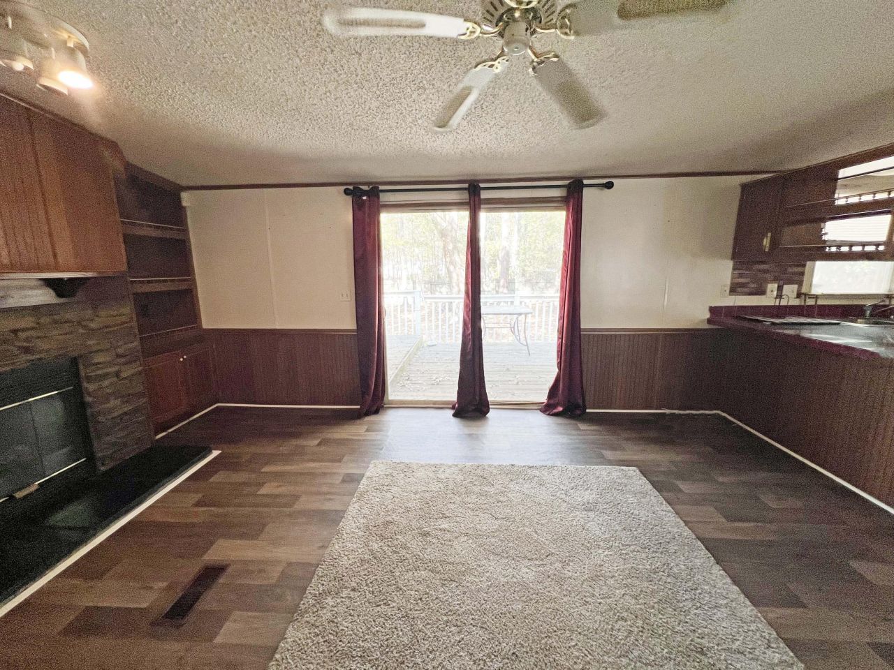 137 Knott Drive Photo 6