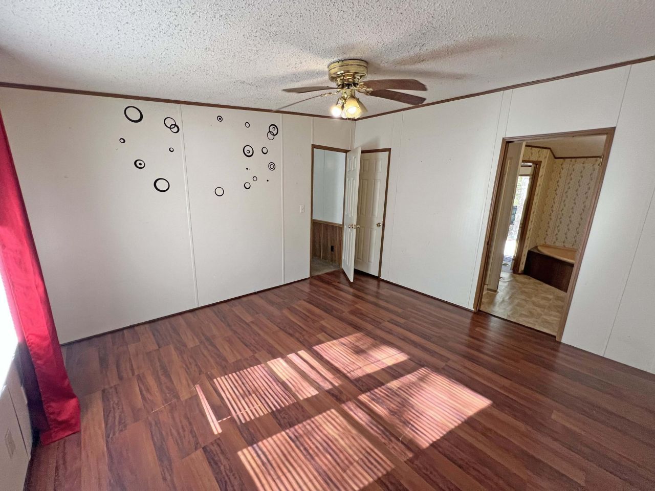 137 Knott Drive Photo 9