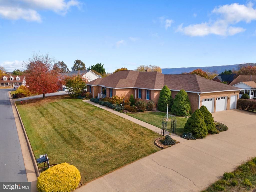 418 Epard Lane, Woodstock, VA 22664 Main Photo