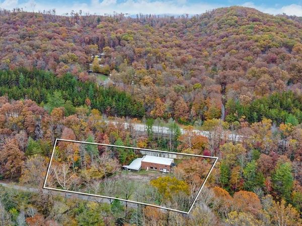 585 Stone Hennessee, Lancing, TN 37770