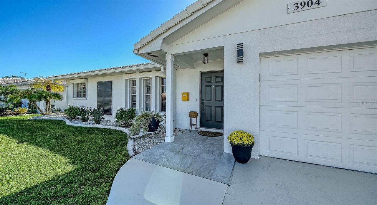 3904 Chinaberry Road, Bradenton, FL 34208 Photo