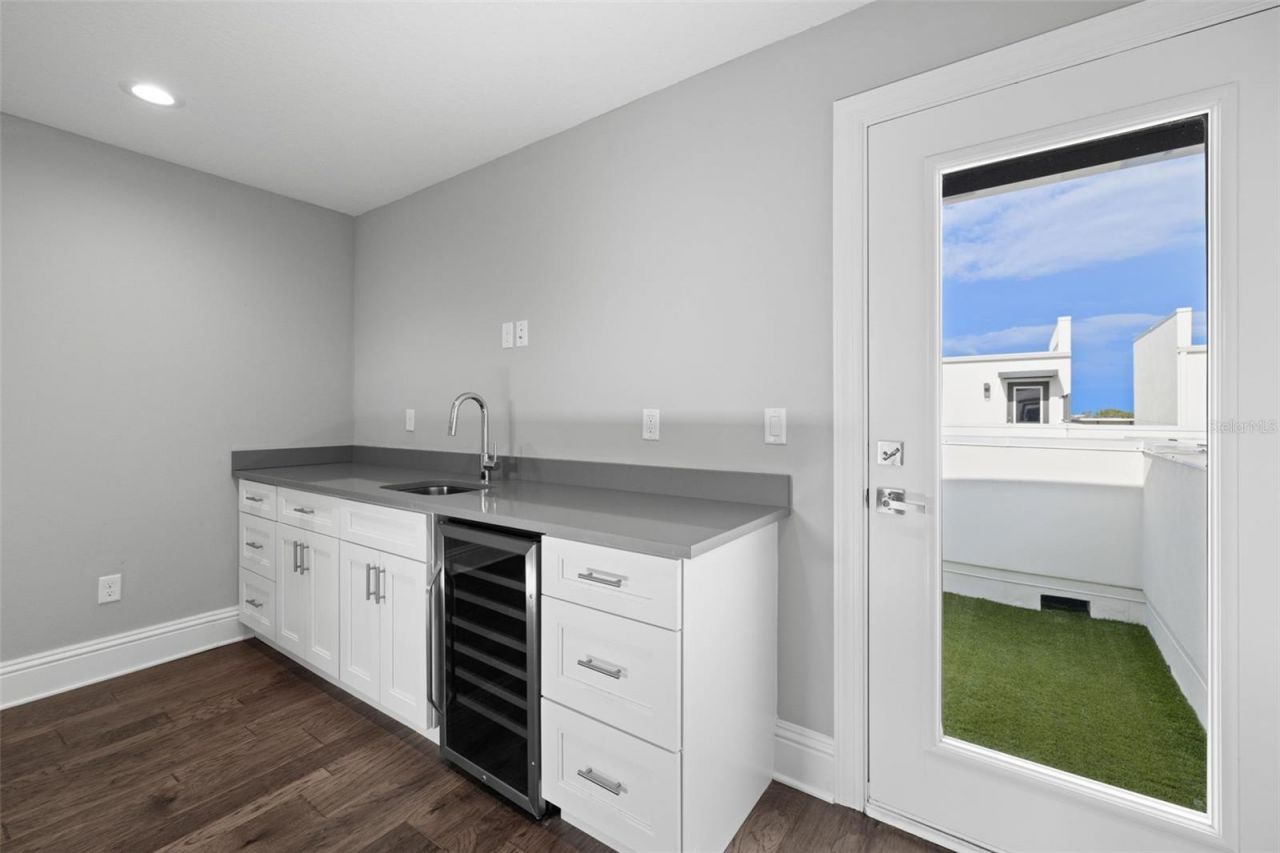 123 5th Avenue N, Saint Petersburg, FL 33701 Photo