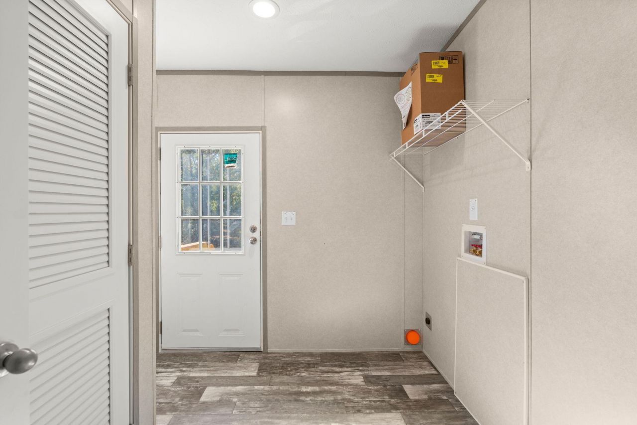 321 Marion Road Photo 21