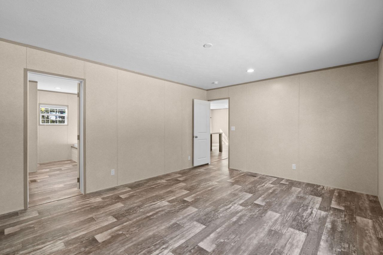 321 Marion Road Photo 23