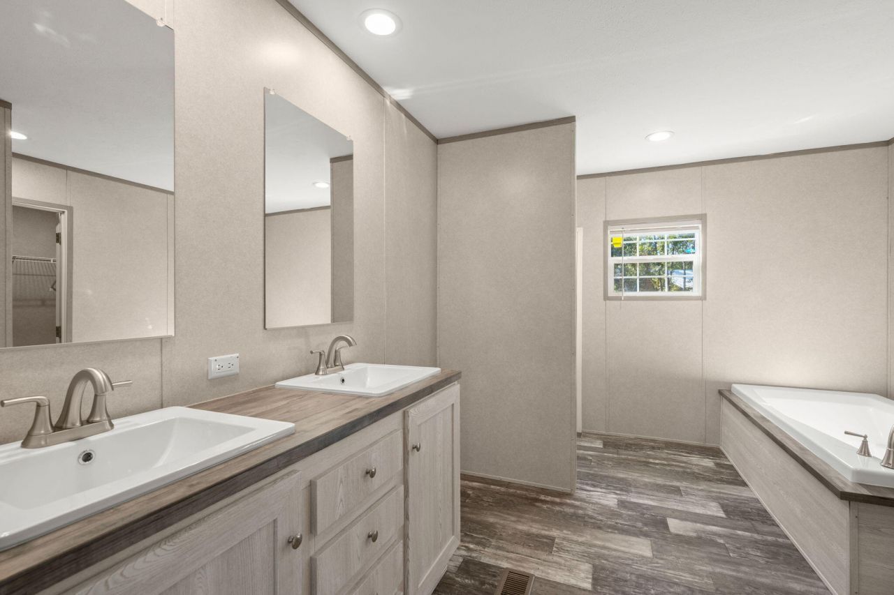 321 Marion Road Photo 24