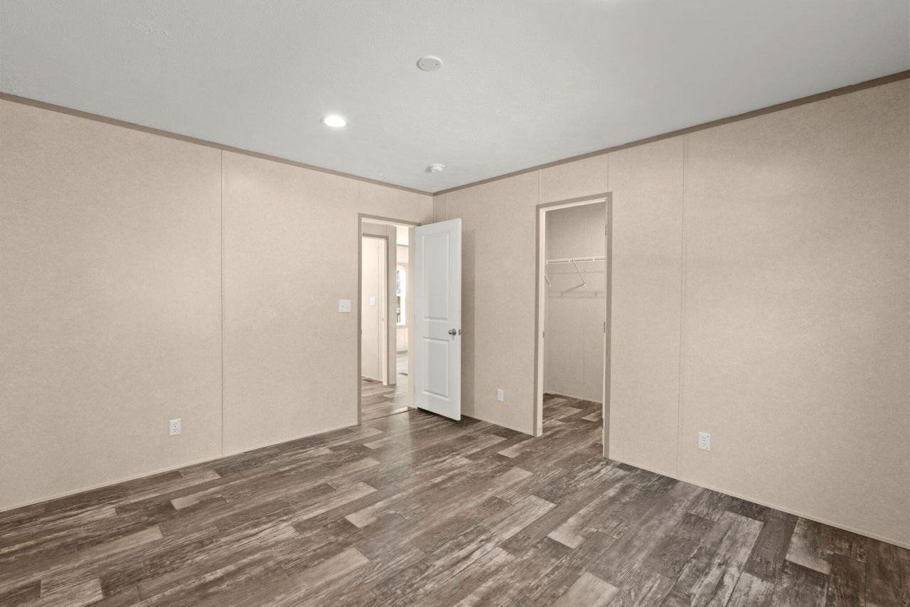 321 Marion Road Photo 29