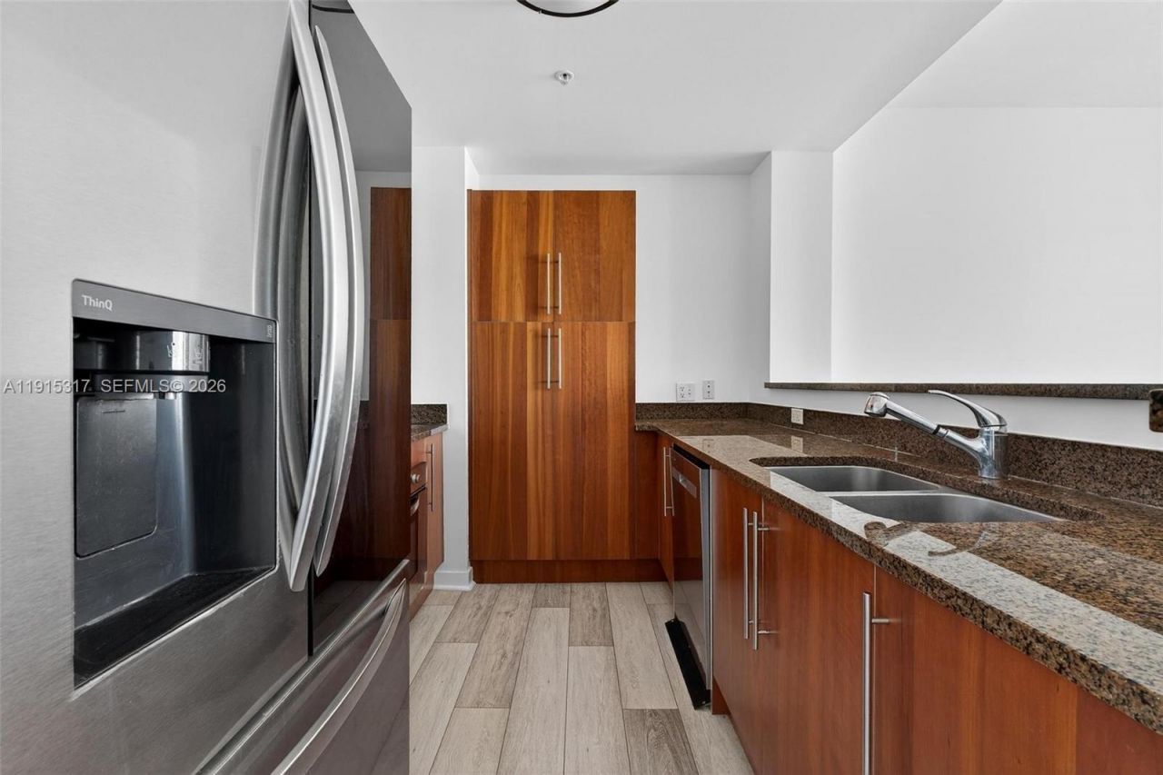 300 S Biscayne Blvd, Unit T-2407, Miami, FL 33131 Photo