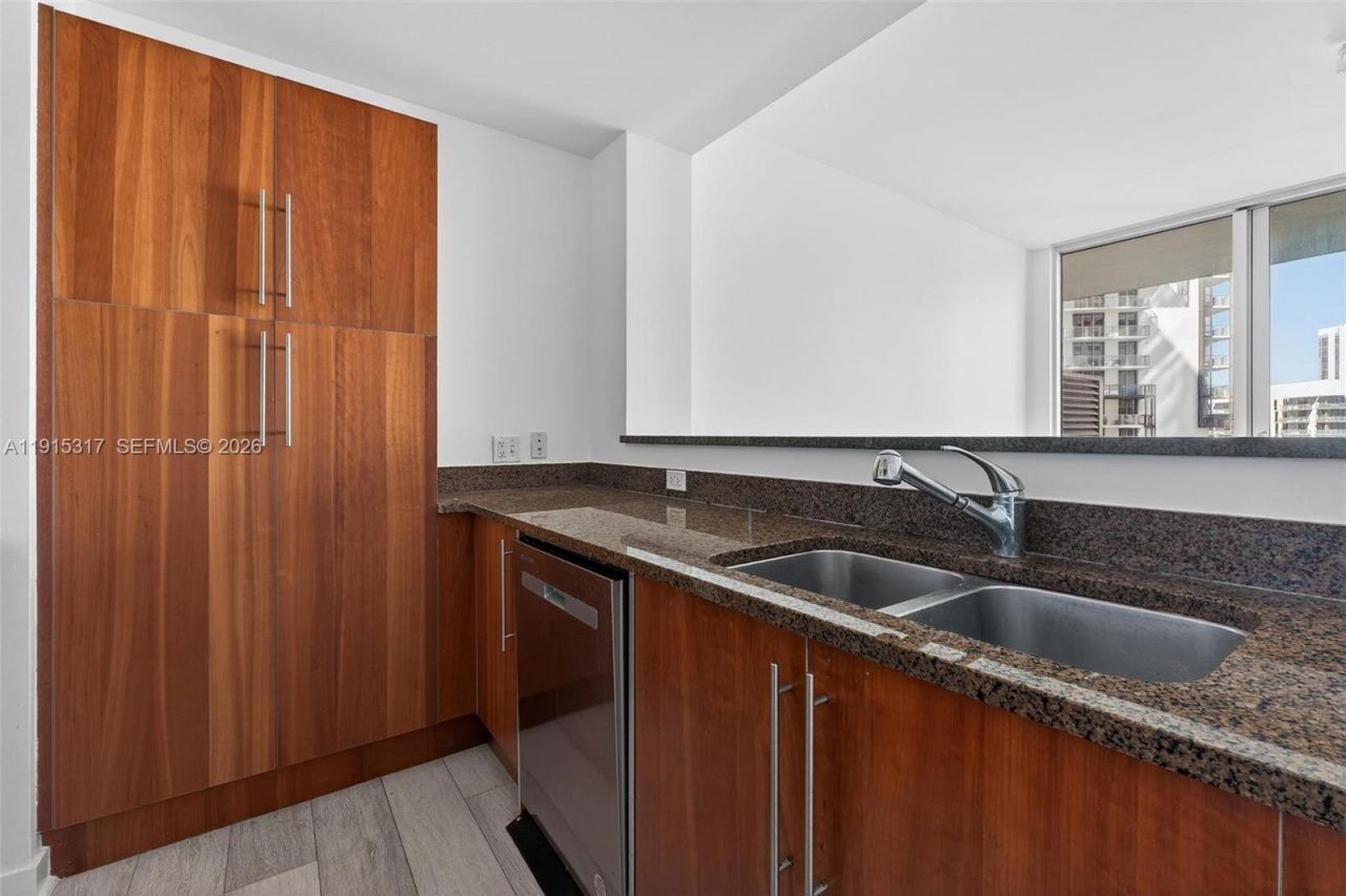 300 S Biscayne Blvd, Unit T-2407, Miami, FL 33131 Photo