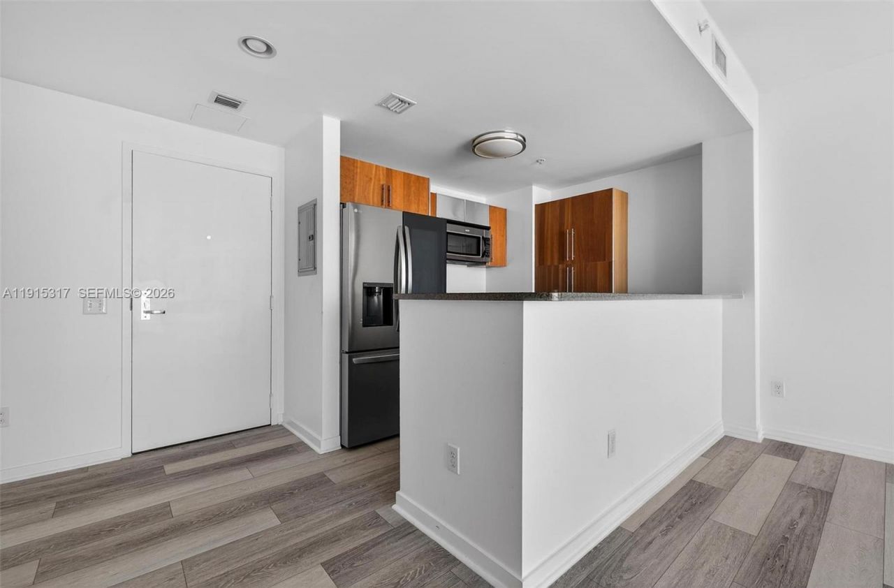 300 S Biscayne Blvd, Unit T-2407, Miami, FL 33131 Photo