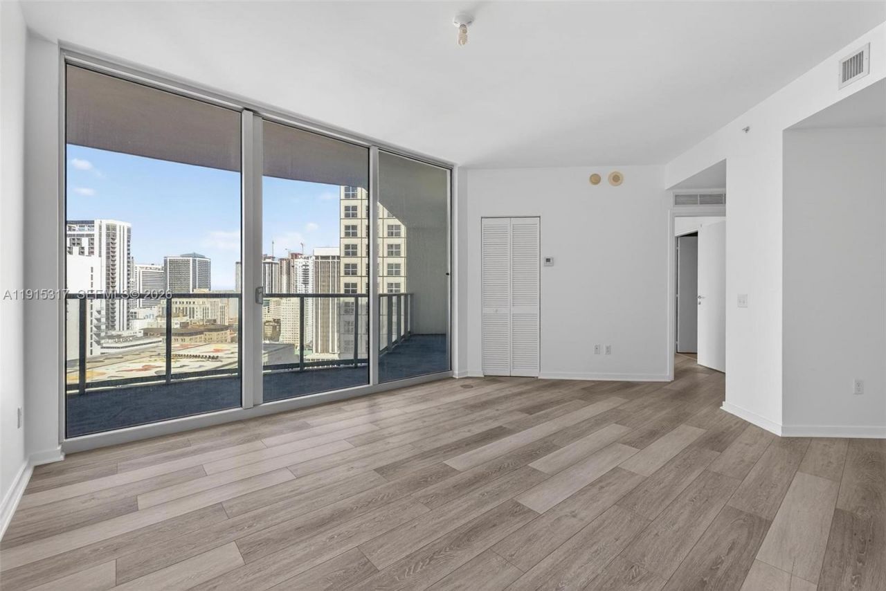 300 S Biscayne Blvd, Unit T-2407, Miami, FL 33131 Photo