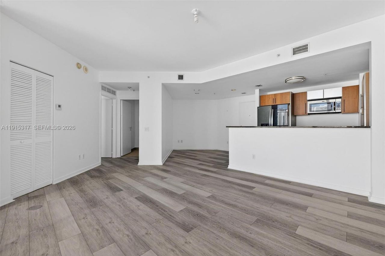 300 S Biscayne Blvd, Unit T-2407, Miami, FL 33131 Photo