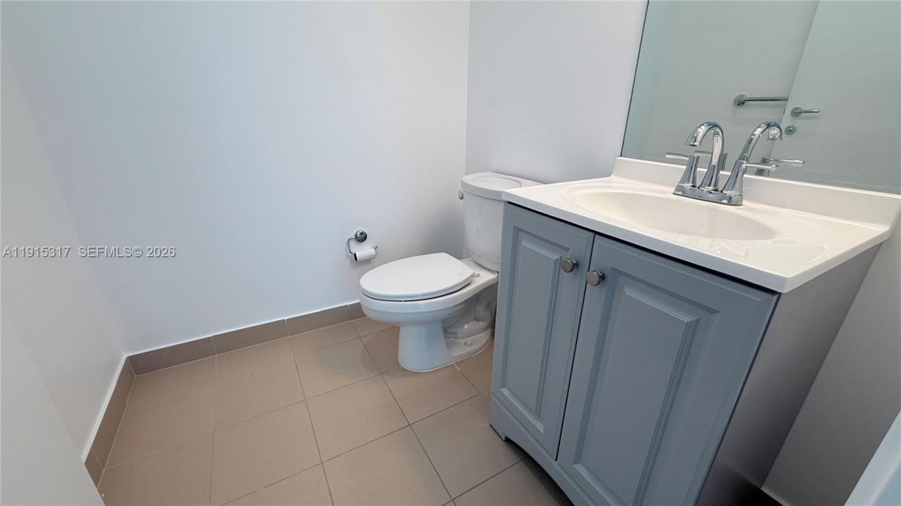 300 S Biscayne Blvd, Unit T-2407, Miami, FL 33131 Photo