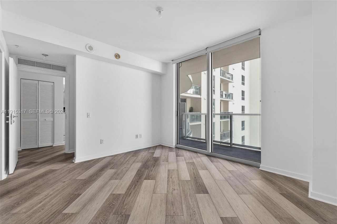 300 S Biscayne Blvd, Unit T-2407, Miami, FL 33131 Photo