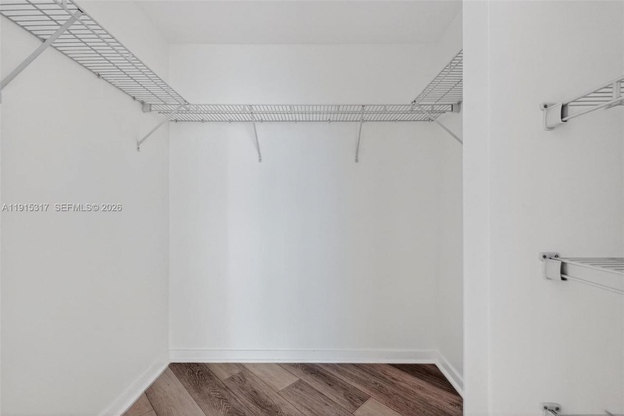 300 S Biscayne Blvd, Unit T-2407, Miami, FL 33131 Photo