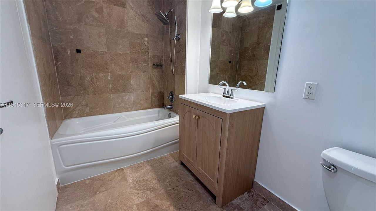 300 S Biscayne Blvd, Unit T-2407, Miami, FL 33131 Photo