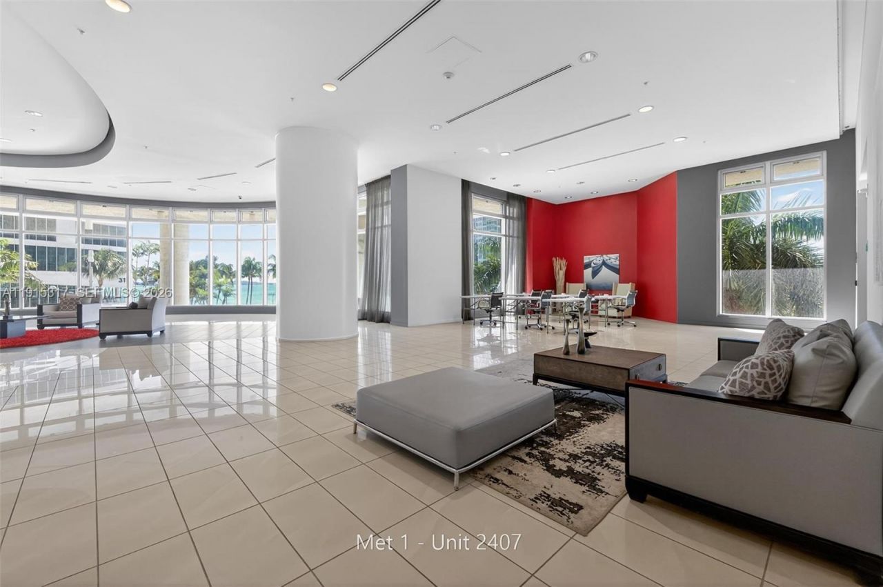 300 S Biscayne Blvd, Unit T-2407, Miami, FL 33131 Photo