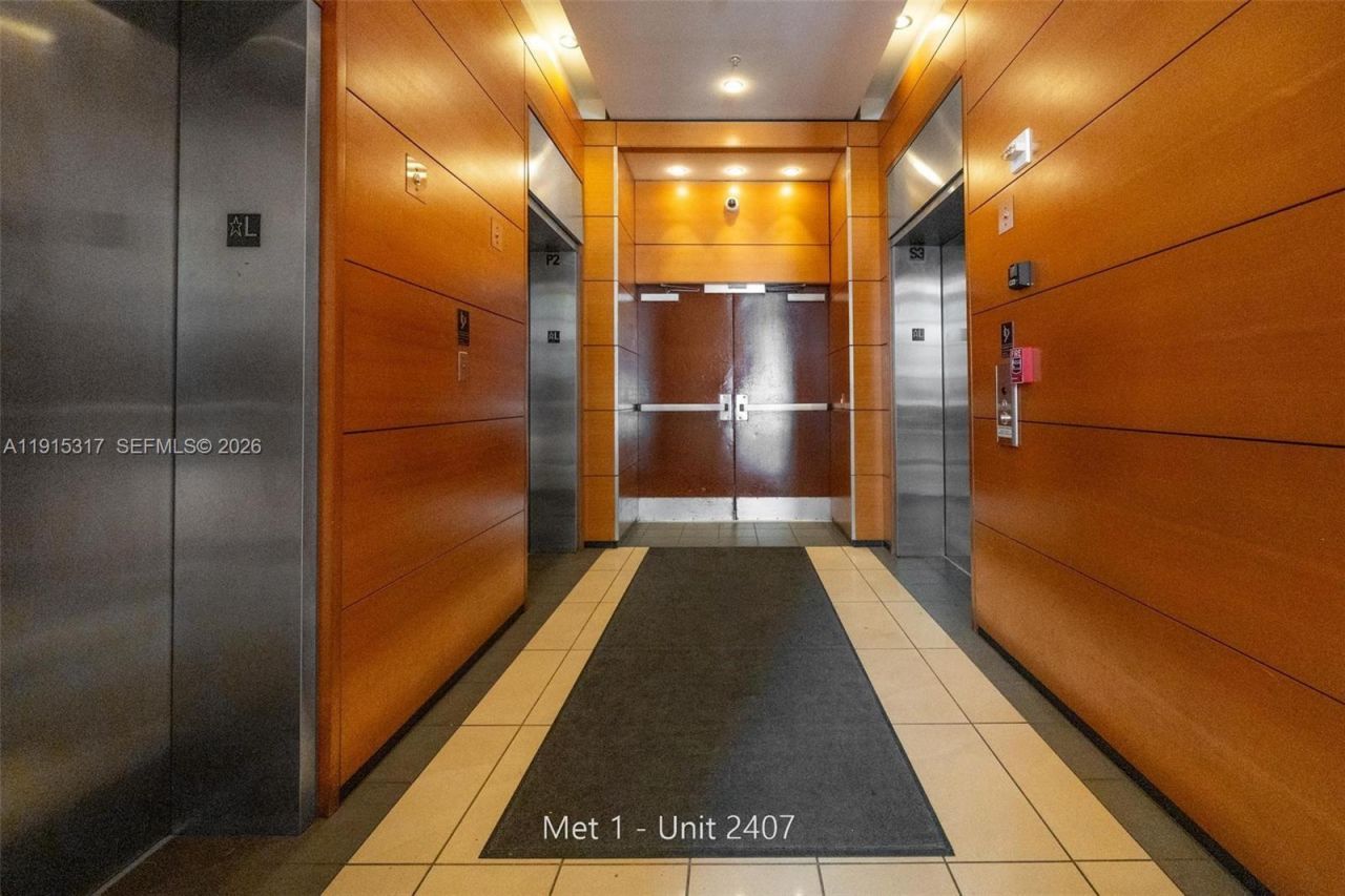 300 S Biscayne Blvd, Unit T-2407, Miami, FL 33131 Photo