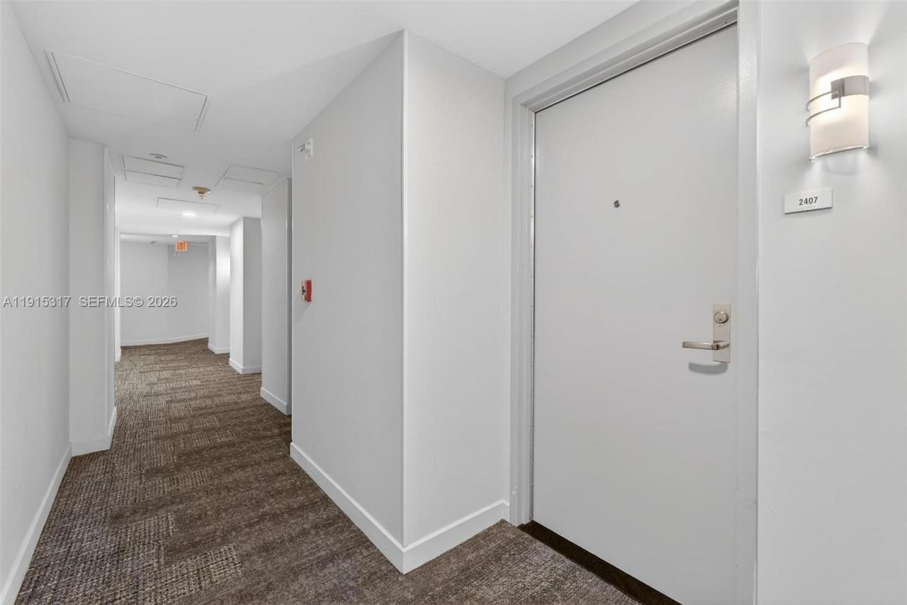 300 S Biscayne Blvd, Unit T-2407, Miami, FL 33131 Photo