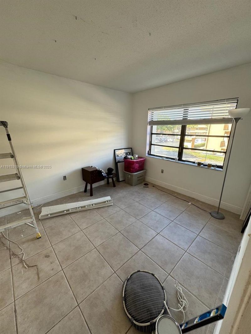 10431 N Kendall Dr, Unit D204, Miami, FL 33176 Photo