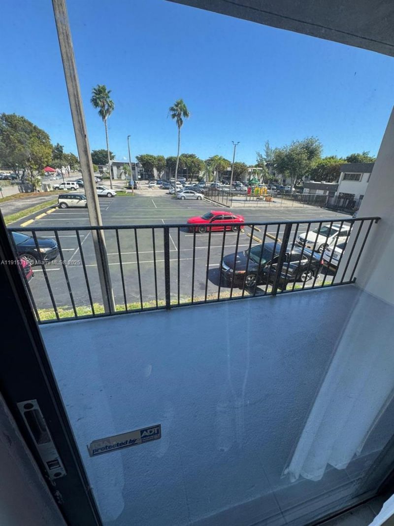 10431 N Kendall Dr, Unit D204, Miami, FL 33176 Photo