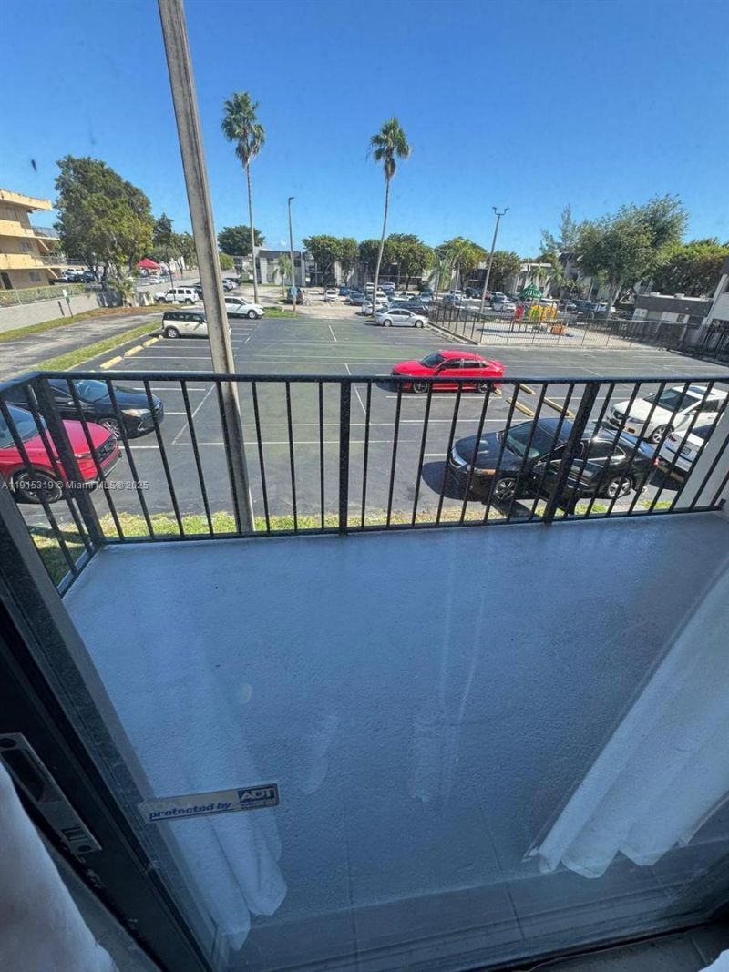 10431 N Kendall Dr, Unit D204, Miami, FL 33176 Photo