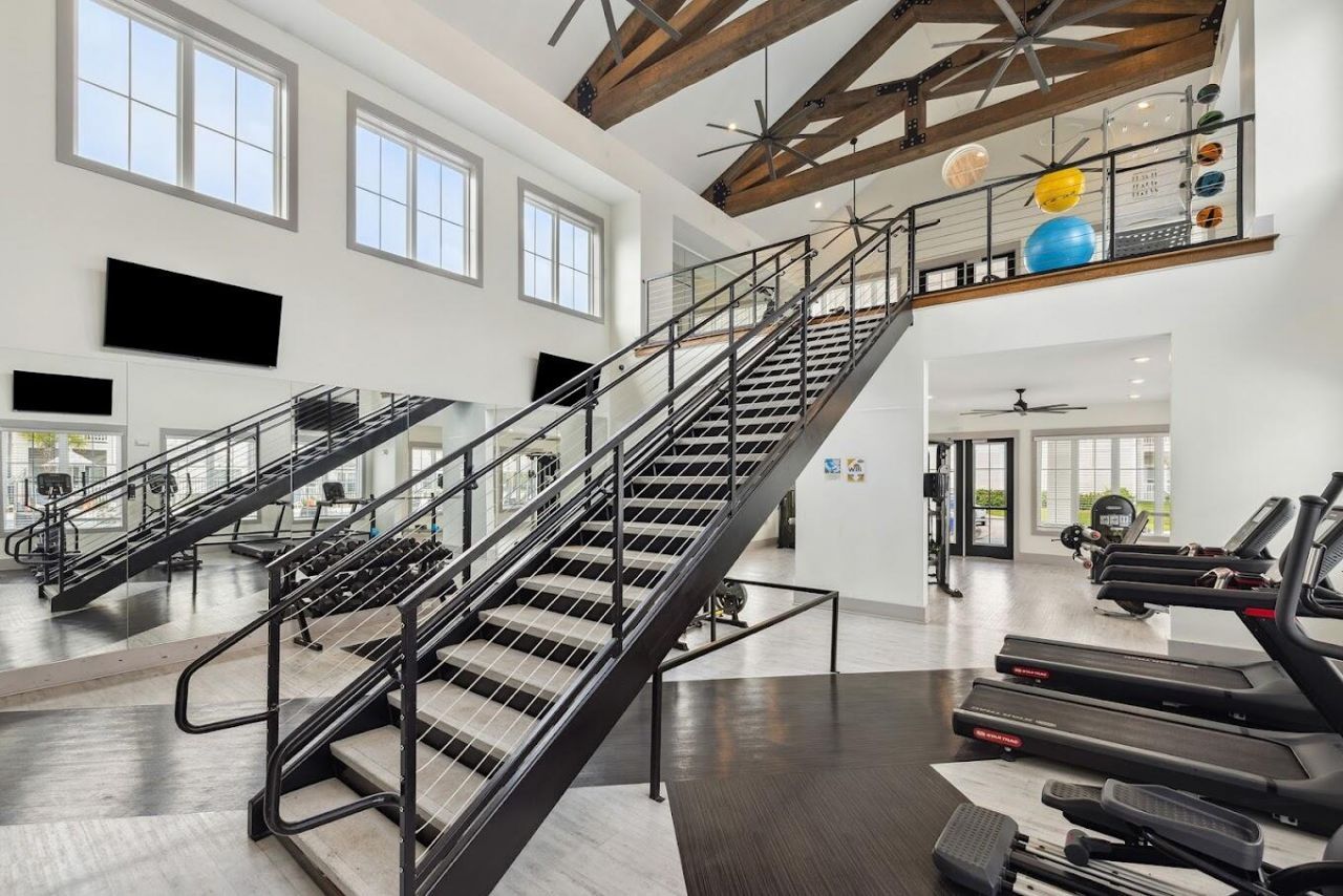 1109 Giddings Way Photo 6