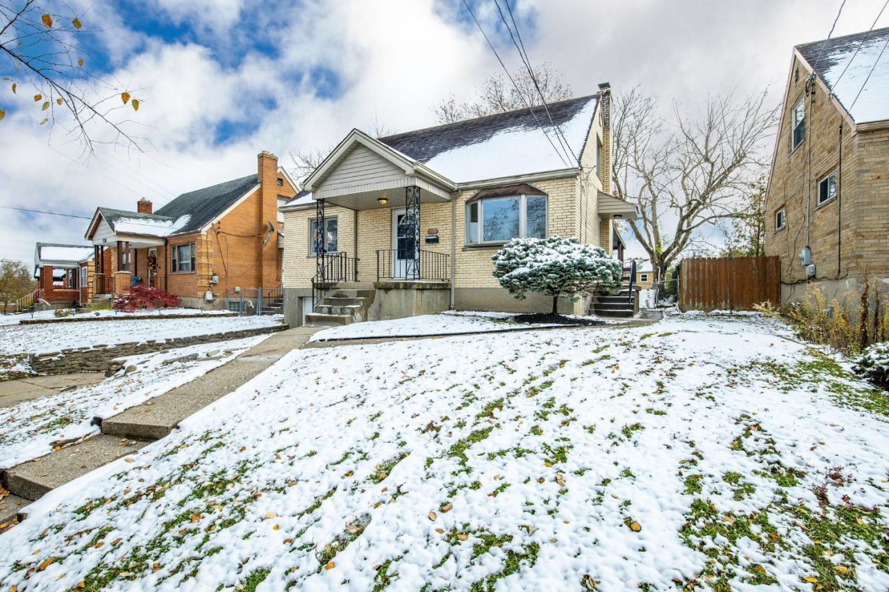 1758 Tuxworth Avenue, Cincinnati, OH 45238 Main Photo