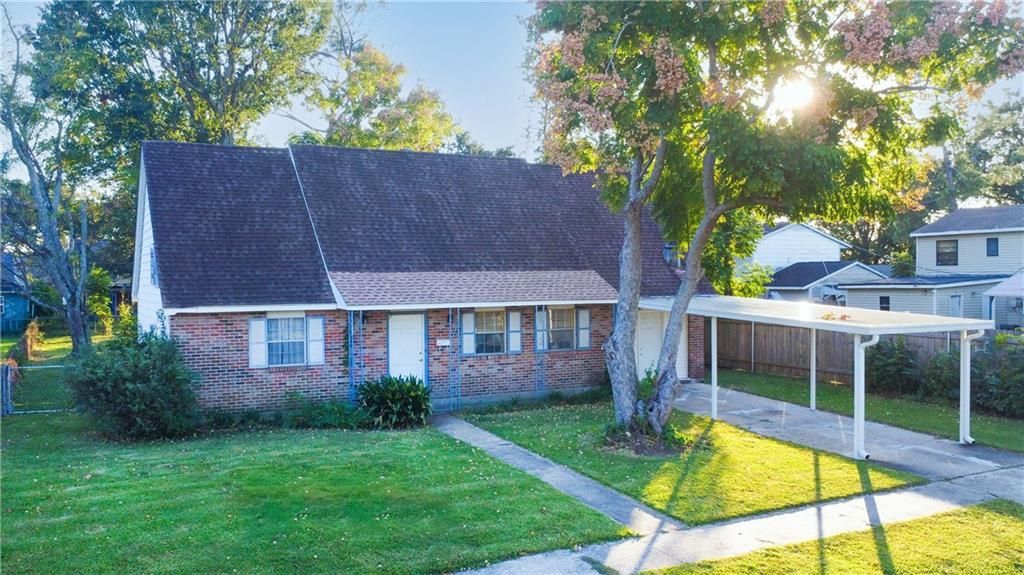 404 LACOUR Drive Laplace, LA 70068