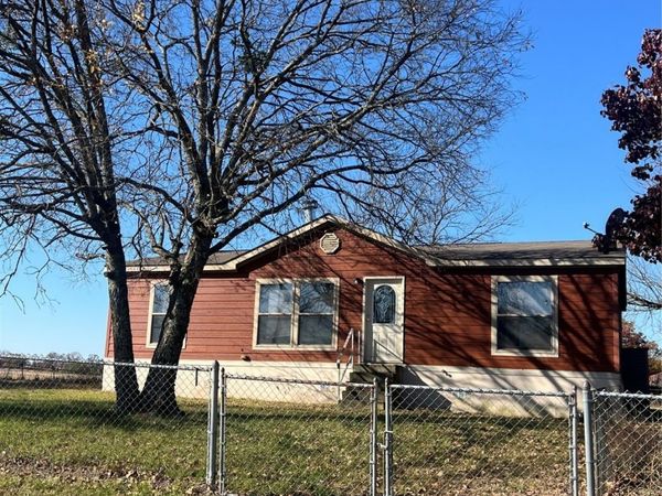 421 Wooley Avenue, Stuart, OK 74570