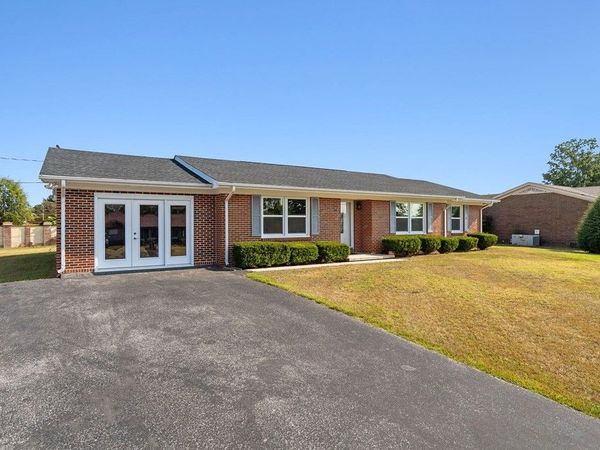 210 Gillen Dr , Sparta, TN 38583