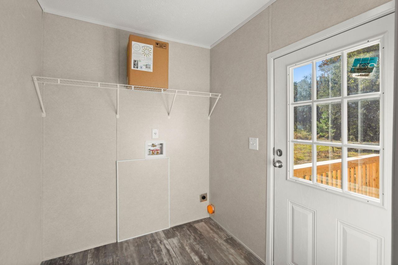 313 Marion Road Photo 11