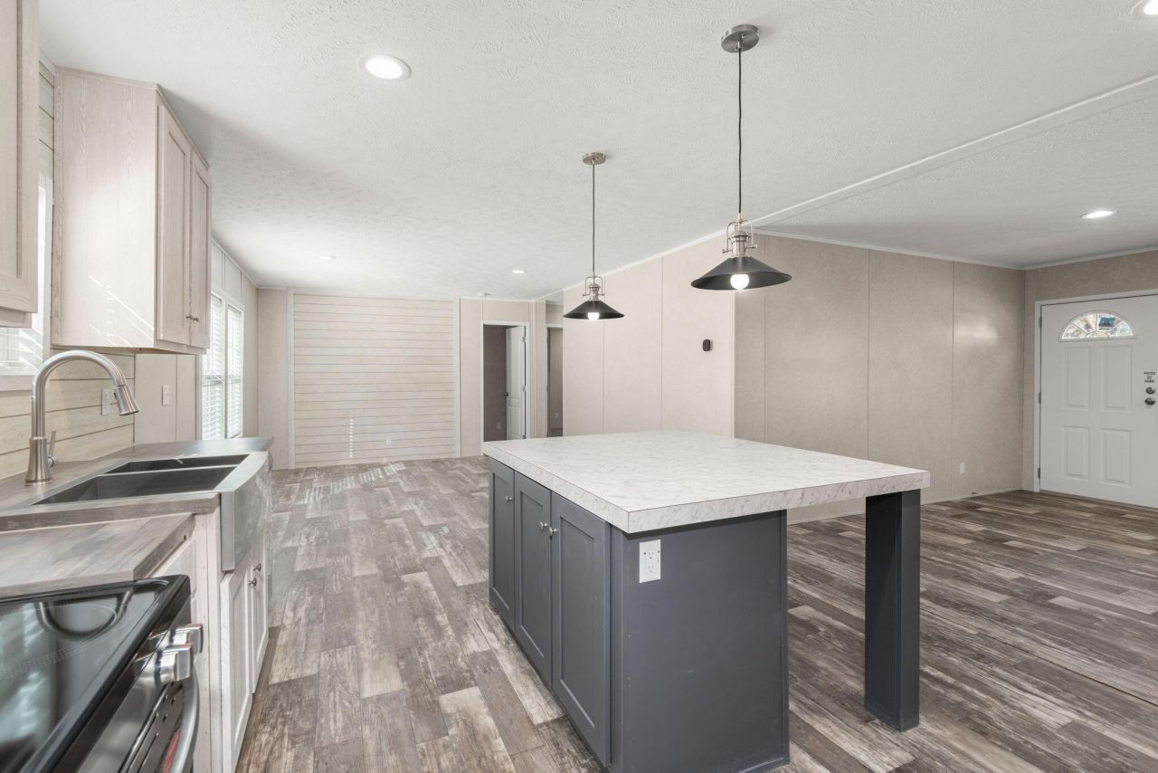 313 Marion Road Photo 13