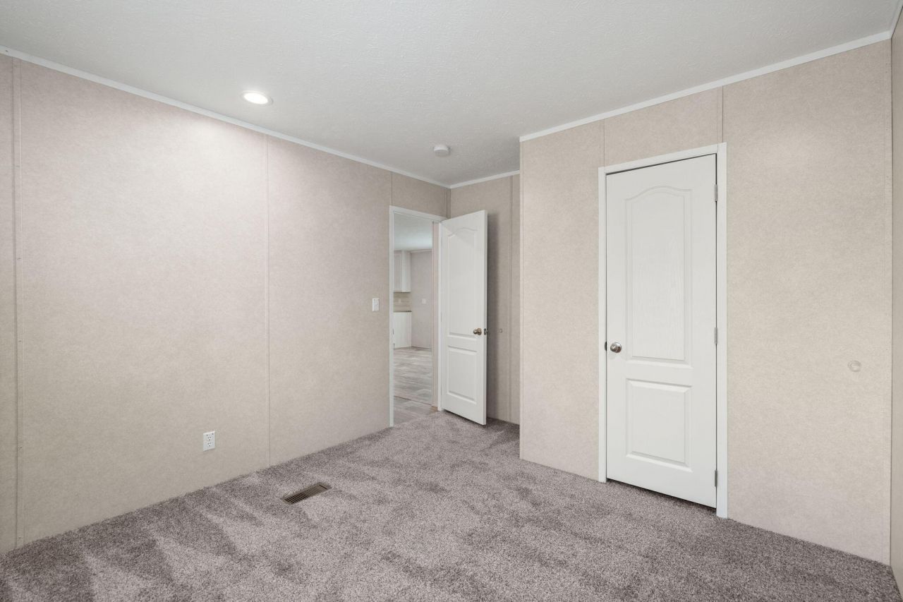 313 Marion Road Photo 18