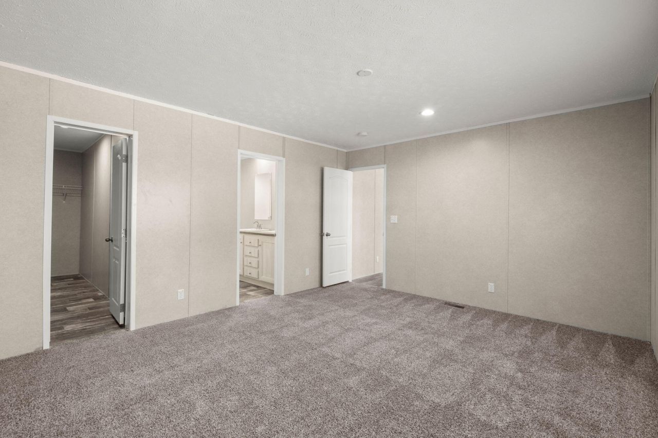 313 Marion Road Photo 23