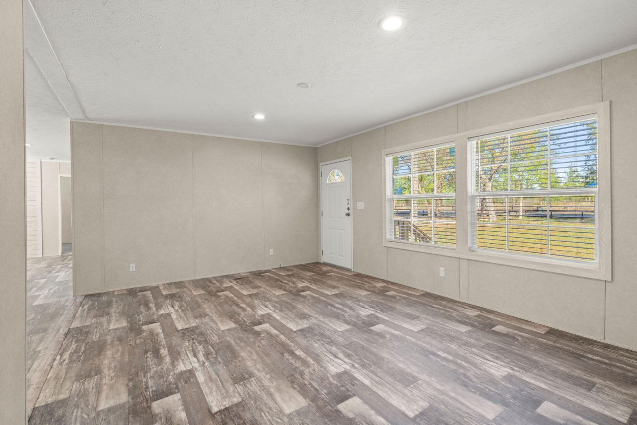 313 Marion Road Photo 4