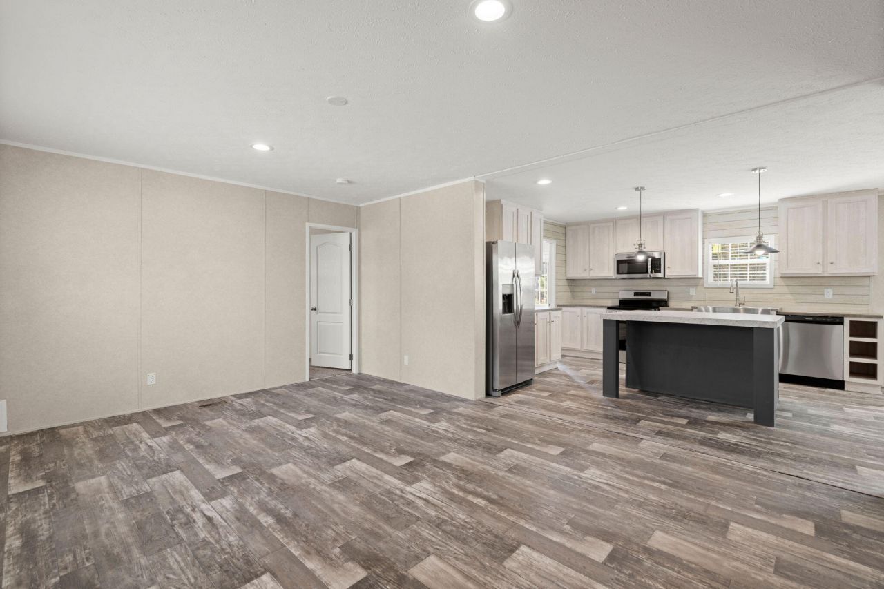 313 Marion Road Photo 6