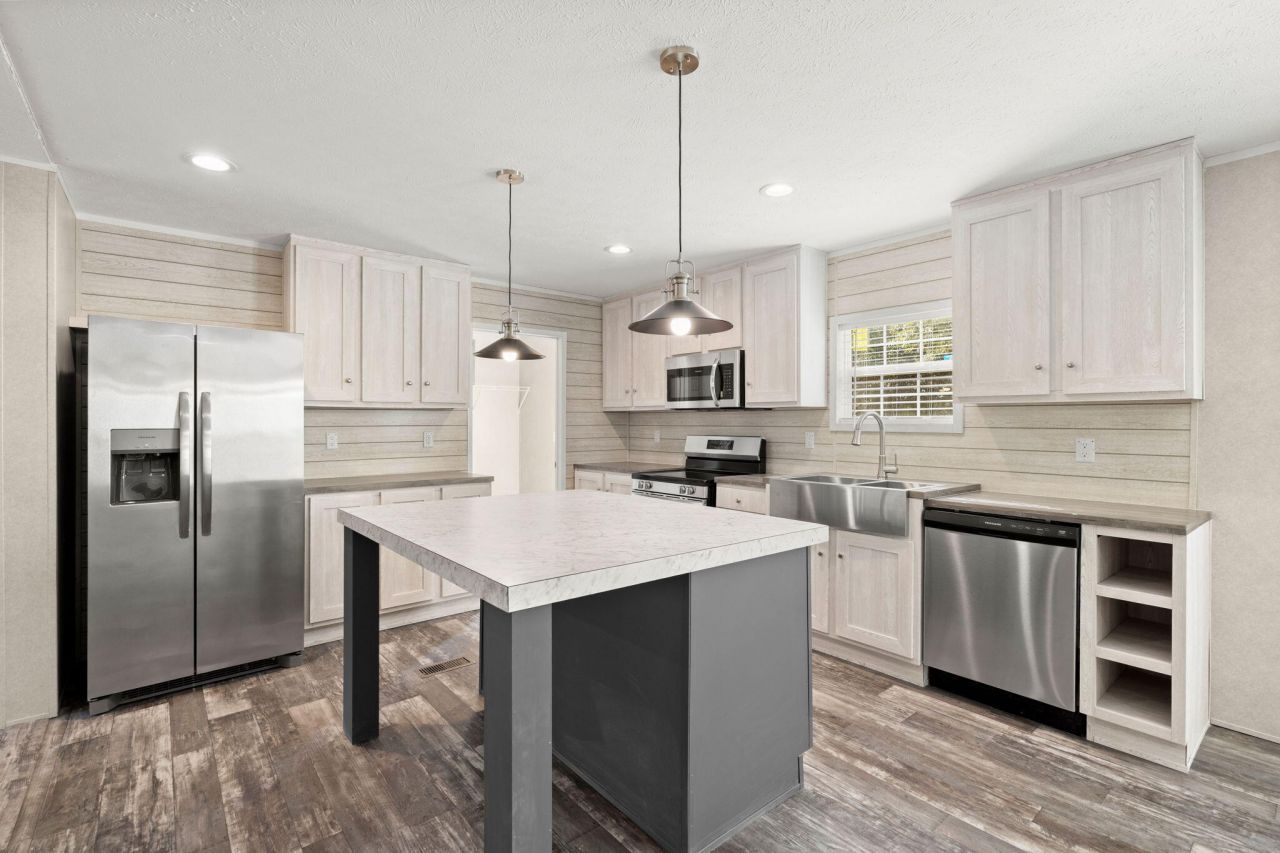 313 Marion Road Photo 8