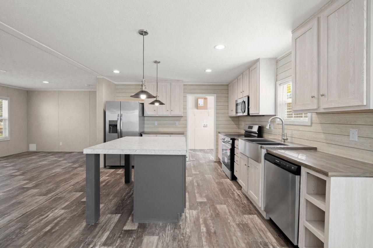 313 Marion Road Photo 9