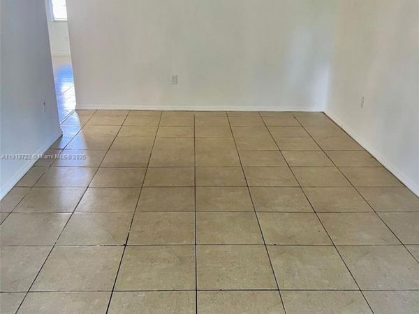 1752 NW 55th Ave, Unit 102, Lauderhill, FL 33313