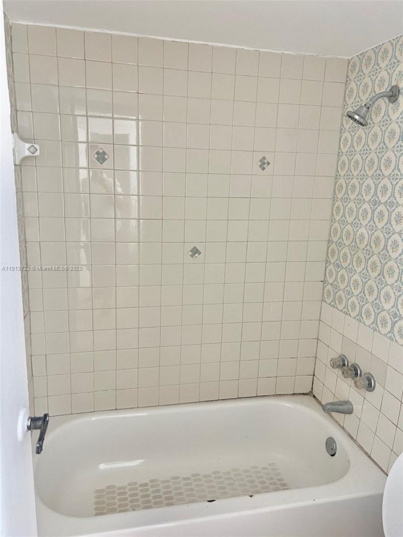 1752 NW 55th Ave, Unit 102, Lauderhill, FL 33313 Photo