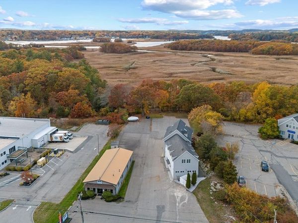 104 Bridge Rd, Salisbury, MA 01952