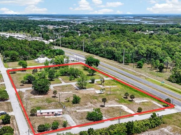 117 Center Street, Oak Hill, FL 32759